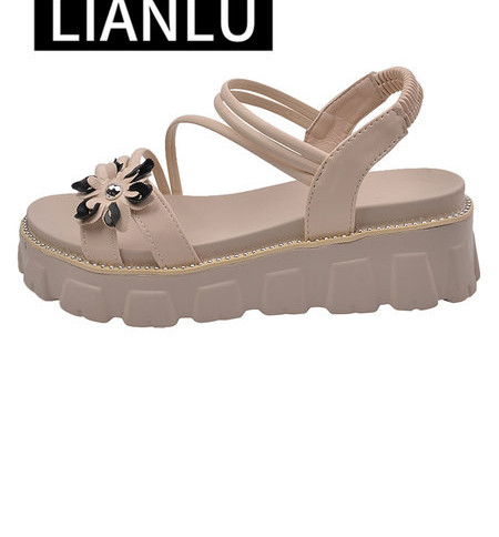 Ženske sandale sa grubim đonom i tankim remenčićima od eko kože