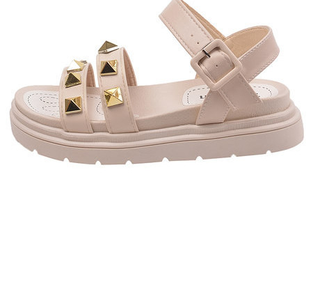 Ženske sandale sa metalnim zakovicama i metalnom kopčom - đon 5 cm