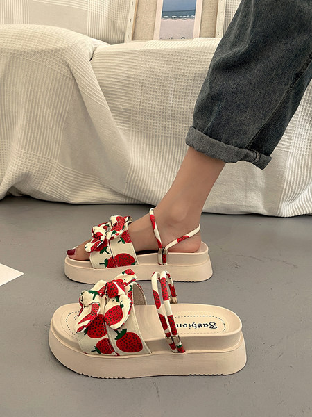 Laisvalaikio sandalai su spalvotu raštu moterims