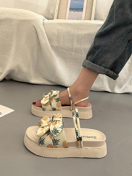 Laisvalaikio sandalai su spalvotu raštu moterims