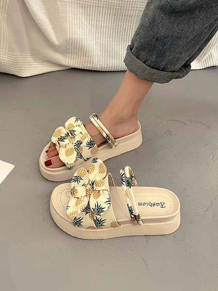 Laisvalaikio sandalai su spalvotu raštu moterims