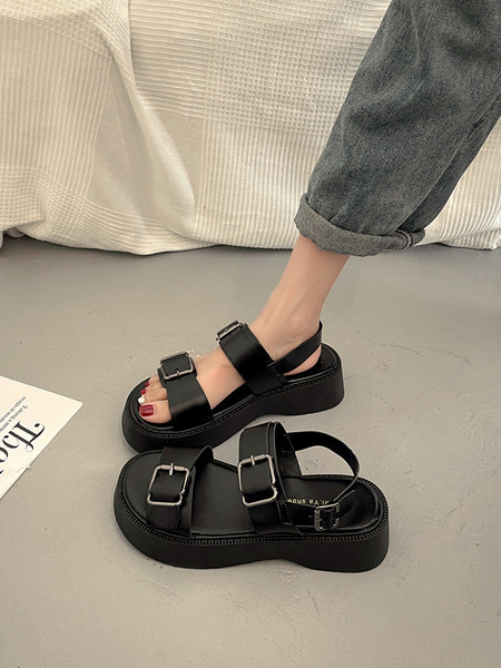 Ženske ležerne sandale s platformom i kopčama