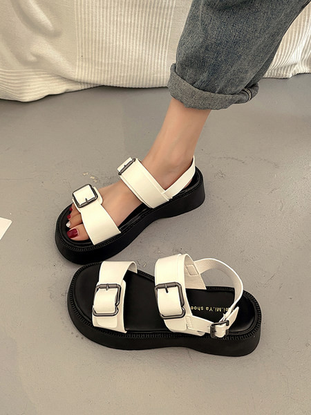 Ženske ležerne sandale s platformom i kopčama