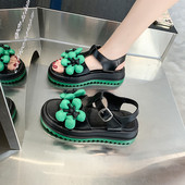 Ženske ljetne sandale sa 3D elementom