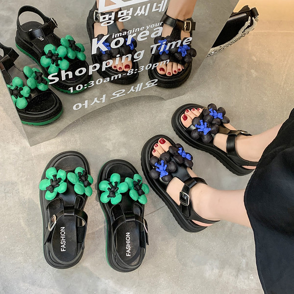 Ženske ljetne sandale sa 3D elementom