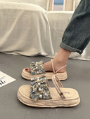 Laisvalaikio moteriškos basutės su perlais – trijų spalvų