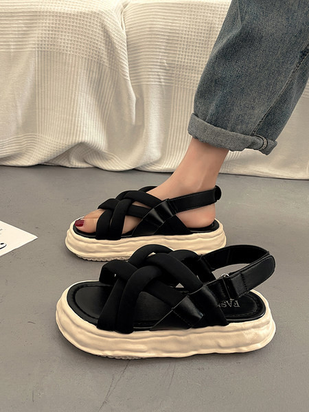 Γυναικεία πέδιλα με patch και σόλα 5 cm