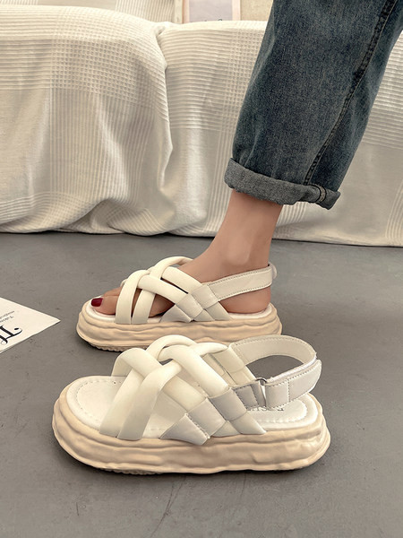 Γυναικεία πέδιλα με patch και σόλα 5 cm