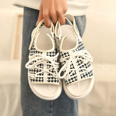 Γυναικεία καρό πέδιλα με κορδόνια