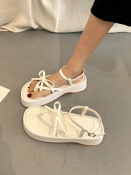 Moodsad naiste sandaalid paela ja pandlaga