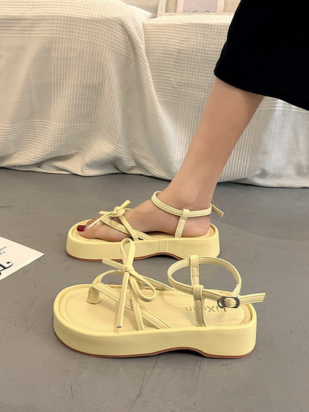 Moodsad naiste sandaalid paela ja pandlaga