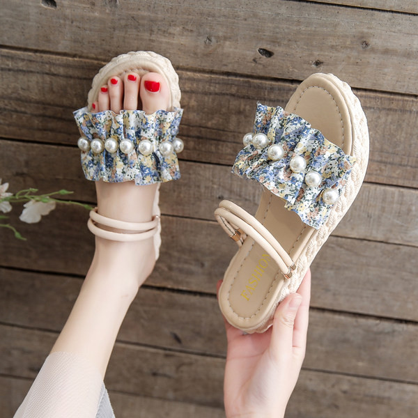 Lillemustri ja pärlitega naiste vabaaja sandaalid