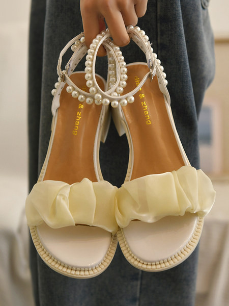 Naiste sandaalid kõrge kandilise kontsaga 5 cm ja pärlkaunistusega