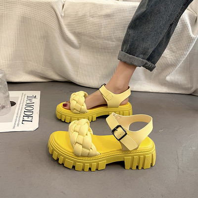 Moteriškos basutės su sagtimi ir platforma 6 cm