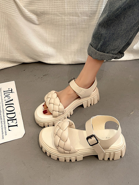 Moteriškos basutės su sagtimi ir platforma 6 cm