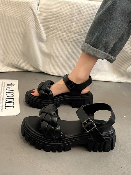 Moteriškos basutės su sagtimi ir platforma 6 cm