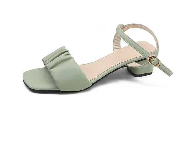 Ležerne ljetne sandale s niskom debelom petom