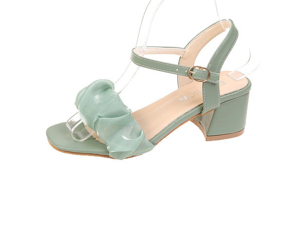 Naiste kandilise kontsaga 5 cm ja metallkinnitusega sandaalid