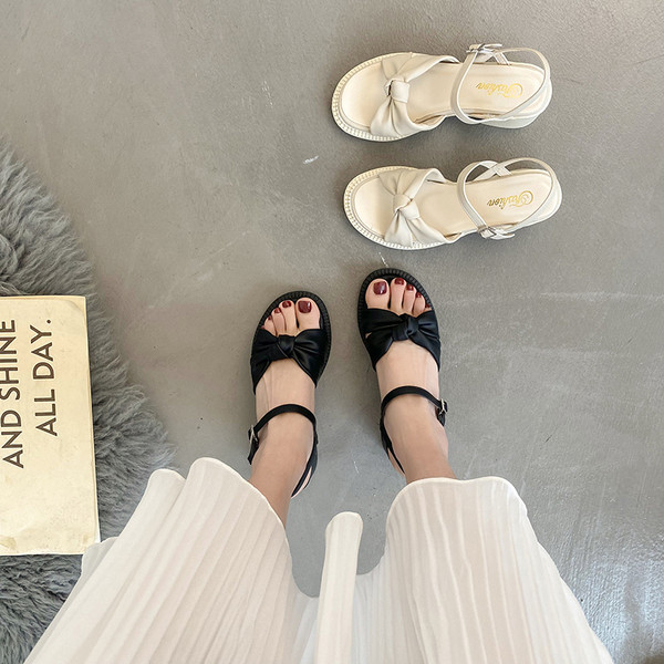 Novi model ženskih sandala sa remenčićima od umjetne kože i čvorom