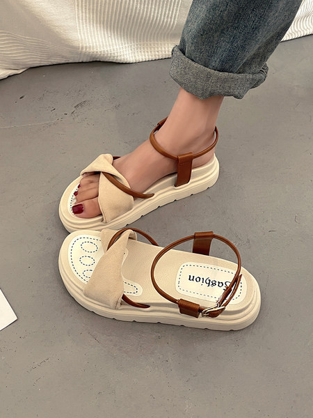 Γυναικεία casual πέδιλα με λουράκια από faux δέρμα και καστόρι