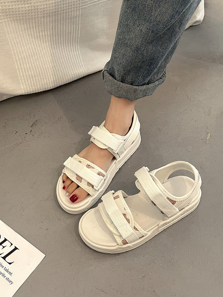 Novi model sandala na čičak