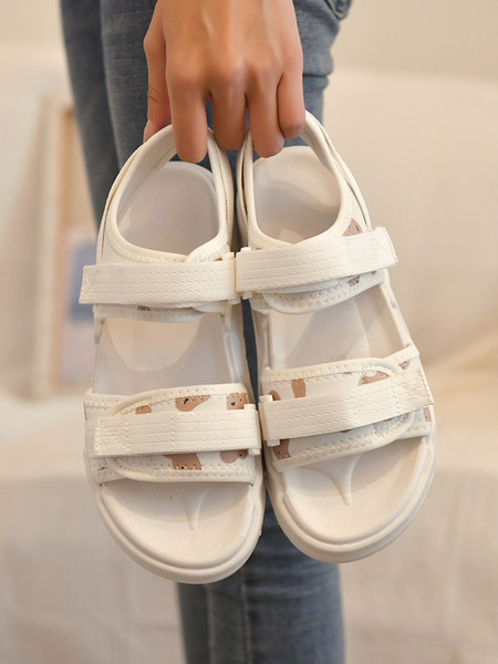 Novi model sandala na čičak