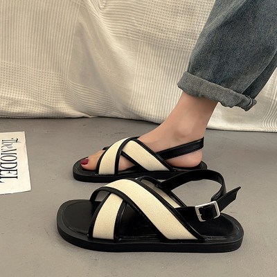 Ristirihmadega vabaaja naiste sandaalid