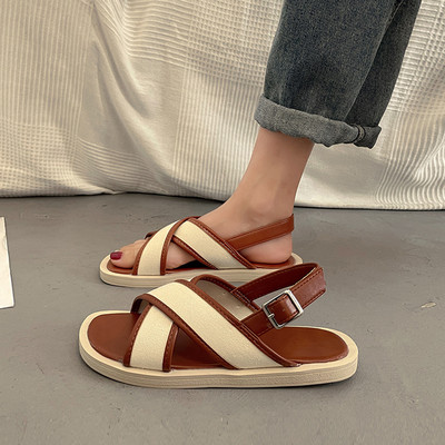 Ristirihmadega vabaaja naiste sandaalid