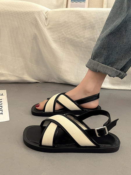 Ristirihmadega vabaaja naiste sandaalid