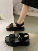 Casual πέδιλα με αγκράφα και επίπεδη σόλα