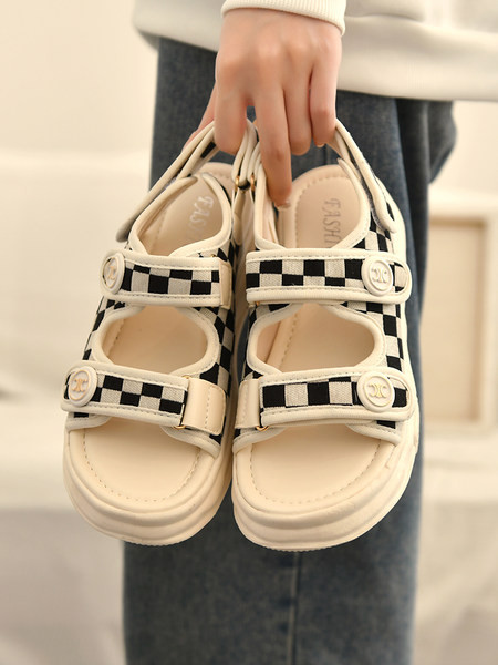 Vabaaja takjapaelaga sandaalid