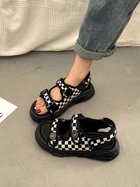 Vabaaja takjapaelaga sandaalid