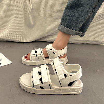 Ženske sandale s čičak kopčanjem i ravnim potplatom 3,5 cm