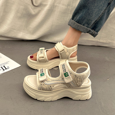 Moteriškos sportinės basutės su velcro užsegimu