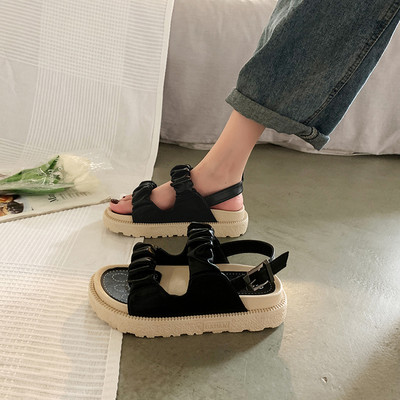 Ženske sandale od umjetne kože s metalnom kopčom