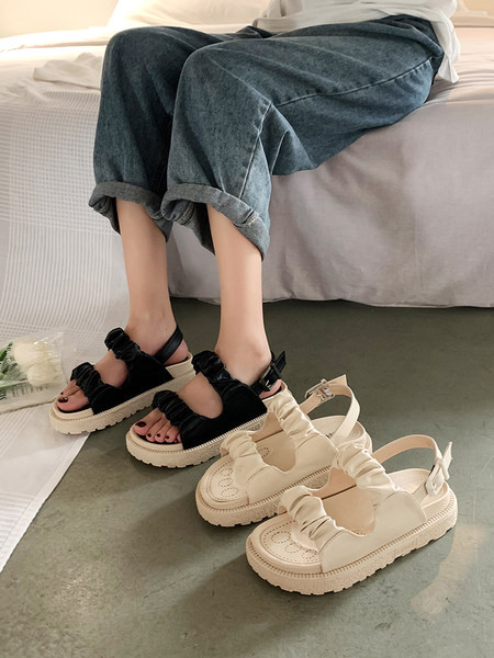 Ženske sandale od umjetne kože s metalnom kopčom