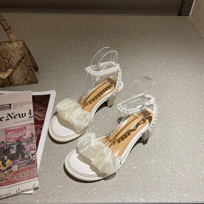 Naiste tülli ja pärlitega paksu kontsaga sandaalid