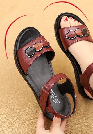 Ženske ležerne sandale s kopčanjem na čičak