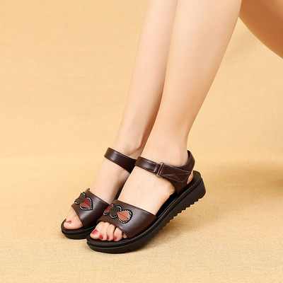 Ženske ležerne sandale s kopčanjem na čičak