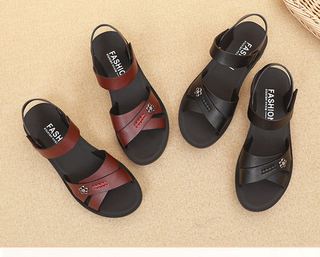 Ležerne sandale s remenčićima od eko kože i metalnim ukrasima