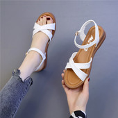 Moderne ženske sandale sa poprečnim remenom od eko kože