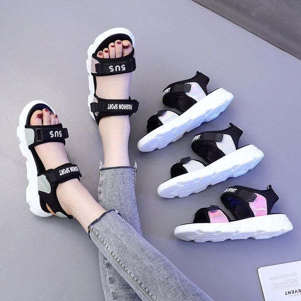 Musta kareda tallaga vabaaja sandaalid