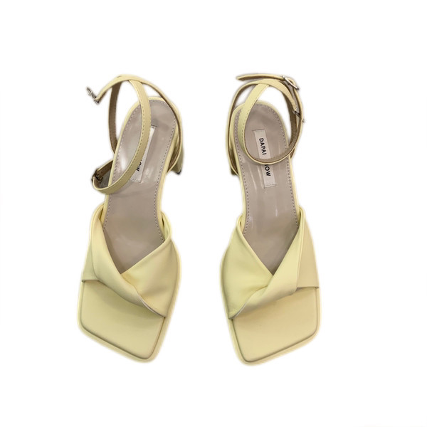 Ženske četvrtaste sandale s petom debljine 5 cm i trakom