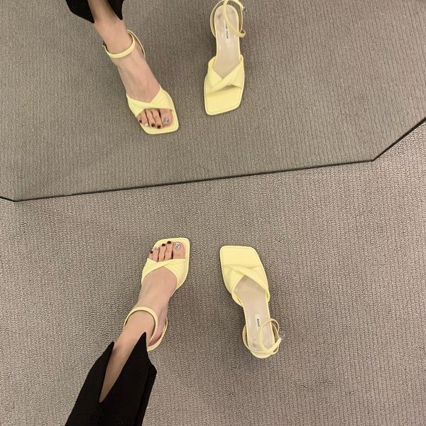 Ženske četvrtaste sandale s petom debljine 5 cm i trakom