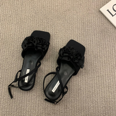 Moderne sandale sa 3D dekoracijom