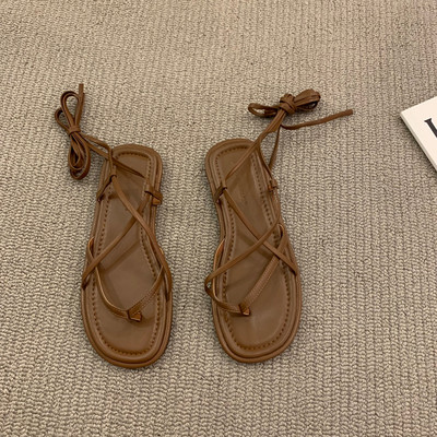 Ležerne ženske sandale s kožnim remenom - rimski stil