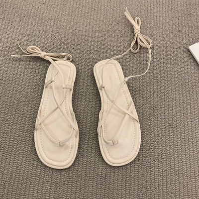 Ležerne ženske sandale s kožnim remenom - rimski stil