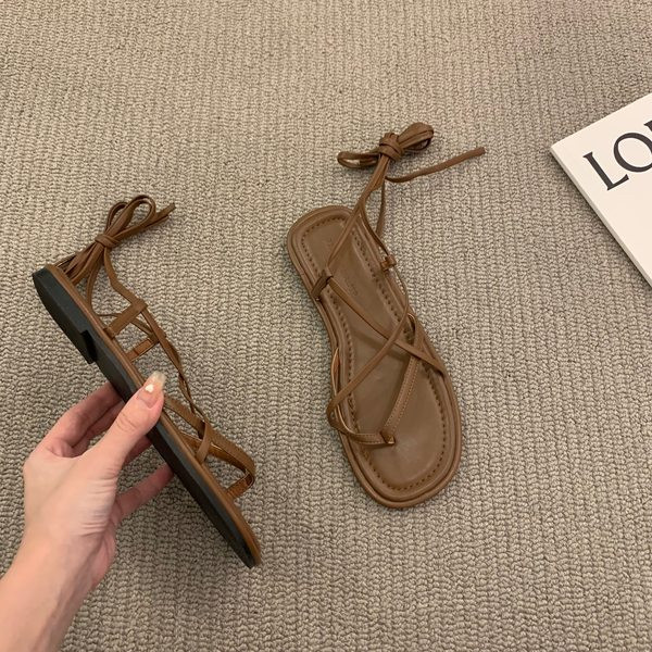 Ležerne ženske sandale s kožnim remenom - rimski stil