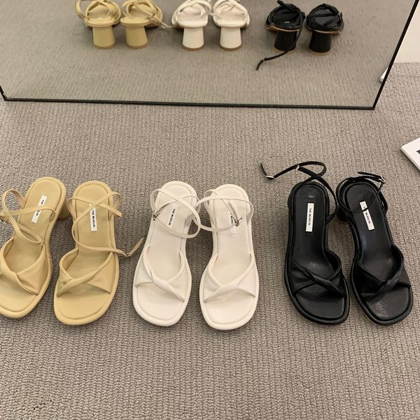 Moderne ženske sandale na petu