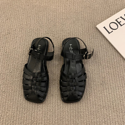 Naiste nahast sandaalide uus mudel kolmes värvitoonis